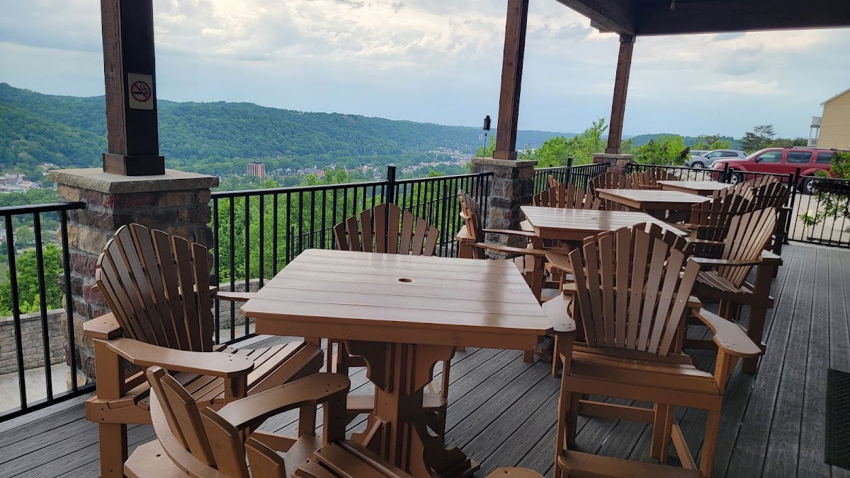 The Lookout Bar and Grill